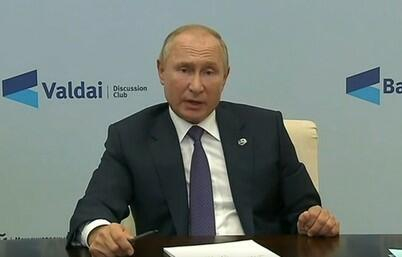  Onlar rus olduqlarını etiraf etməyə utanırlar - Putin  