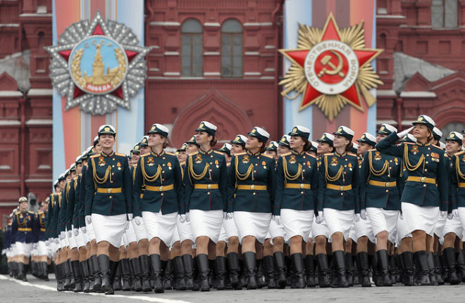  Rusiya qadınları orduya cəlb etməyi planlaşdırır  