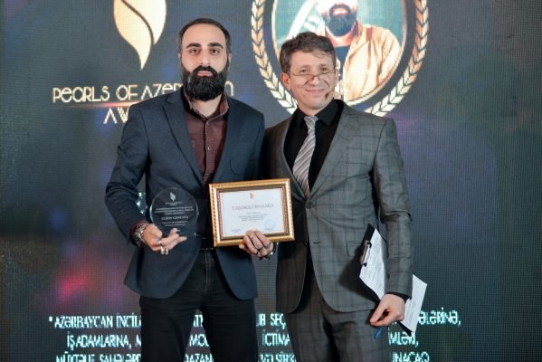  Elşən Gəncəvi 