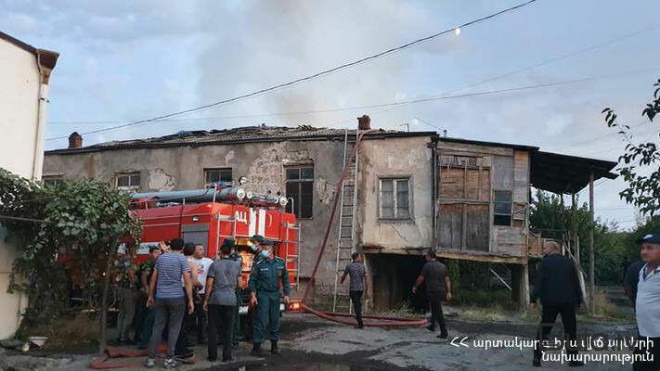  Salyanda yanğın: qardaşlardan biri xəsarət aldı, biri öldü  