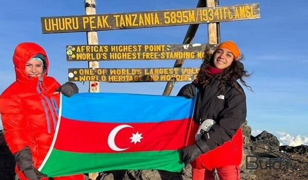  FHN-nin xanım əməkdaşı Afrikanın ən hündür zirvəsində - Foto  