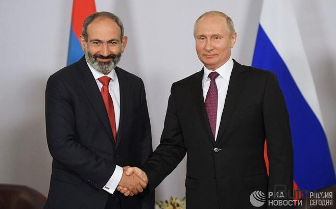  Putin Paşinyanla danışdı  