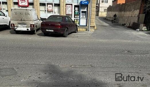  Bakıda yeni çəkilmiş piyada zolağını yağış yudu – Şikayət  