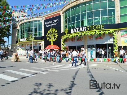  Məşhur supermarketin anbarı yandı  