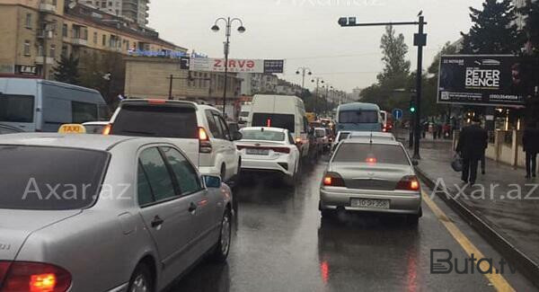 “Koroğlu” körpüsü bağlandı, hərəkət iflic oldu  