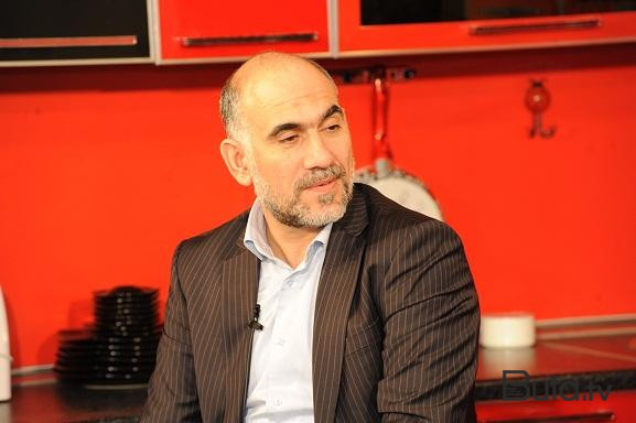  Elşən Xəzər: Ay görünmürsə, necə oruc tutmayım?  