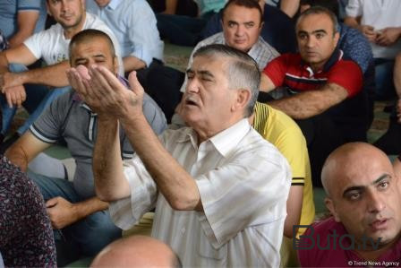  Ramazan günü xalqı çaşdıran bu axundlar cəzalanmalıdır  