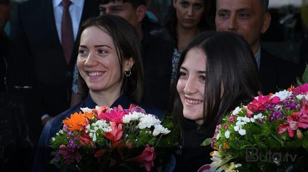  İrəvanda zəfər qazanmış Türkiyə idmançıları Bakıda - Foto  