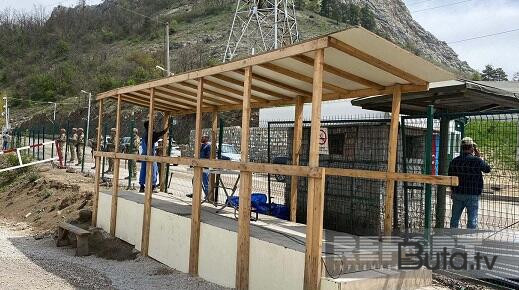  Laçın-Xankəndi yolundaKI çadır və plakatlar sökülür  