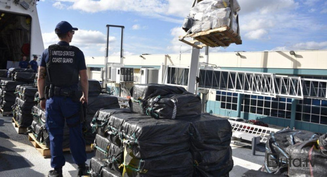  Göyərtəsində iki ton kokain olan qayıq tutuldu  