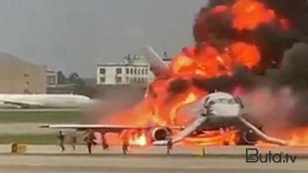  Rusiyada təyyarə yerə çırpıldı: ölənlər var - Video  