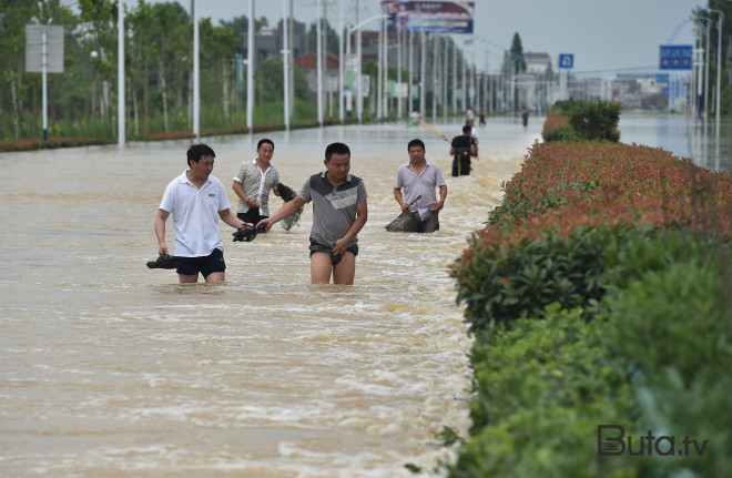  Çində güclü daşqınlar davam edir: 10 nəfər öldü  