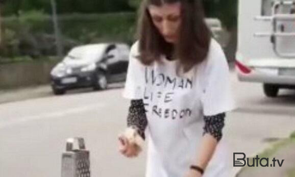  İranlı qadın Quranı təhqir etdi  