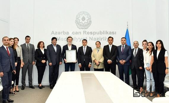  Nazir xalq artistinin ad gününü belə təbrik etdi - Foto  