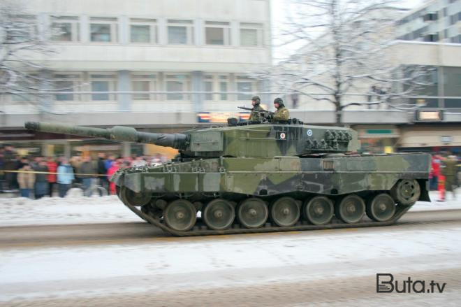  Adı açıqlanmayan bir ölkə Ukrayna üçün 50 tank aldı  