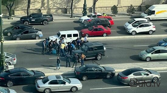  Şamaxıda turistləri daşıyan avtobus qəzaya düşdü: yaralılar var  