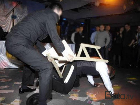  Qazaxda kafe sahibi hesab üstündə bıçaqlandı  