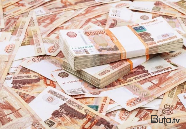  Rubl rekord həddə ucuzlaşdı  