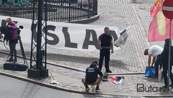  Türkiyə səfirliyi qarşısında Qurani-Kərim yandırıldı  