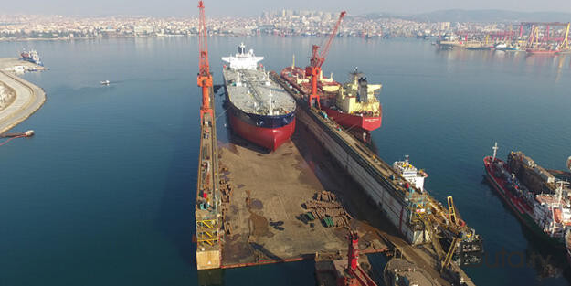  İstanbulda gəmi tərsanəsində partlayış baş verdi  