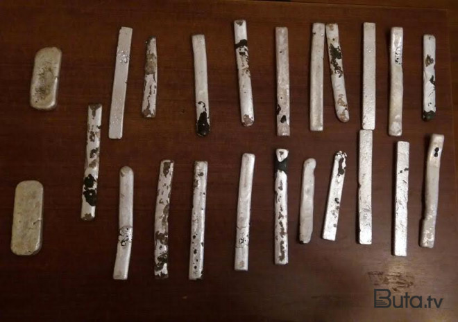  Gömrükçülər nəqliyyat vasitəsindən gümüş aşkarladı  