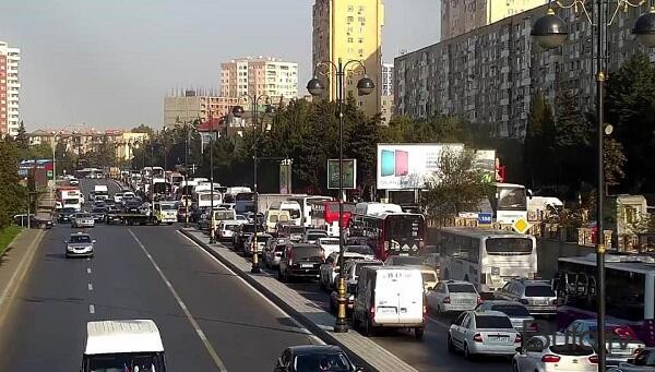  Diqqət: Bu yollarda sıxlıq var  