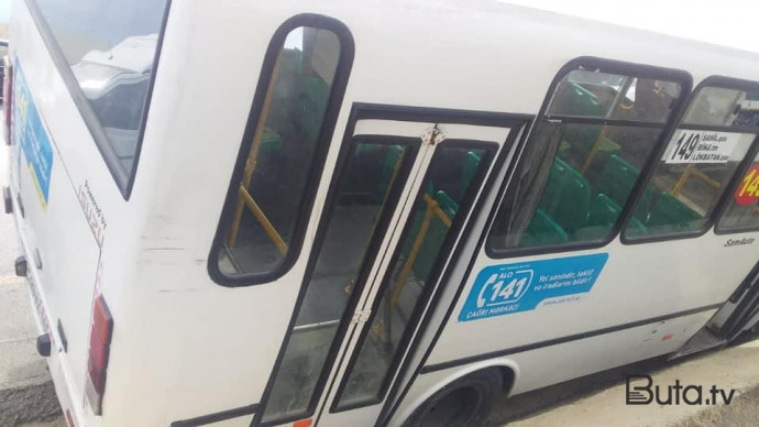  Bakıda avtobus evin üstünə çıxdı - Video  