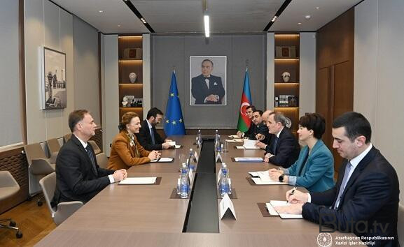  Bayramov AŞ-nin baş katibi ilə görüşdü  