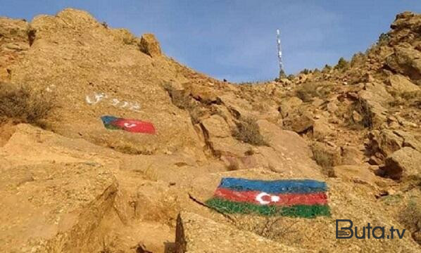  Azərbaycan bayrağı Təbrizdə dağa həkk edildi  