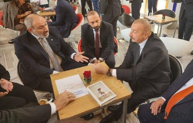  “Bakı-İrəvan sülhü” üçün mübarizə gedir - Badalyan  