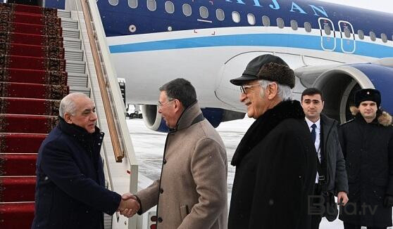  Əli Əsədov Moskvaya getdi  