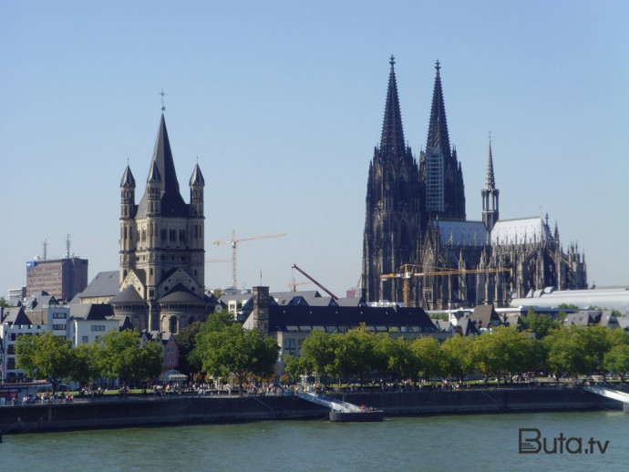  “Boz Qurdlar” Kölndə bacardı: erməni abidəsi sökülür  