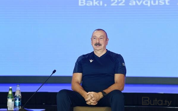  Tarixi görüş: topa ilk İlham Əliyev toxundu - Video  