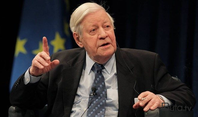  Şmidtin qəbri üzərinə nasist simvolları çəkildi  