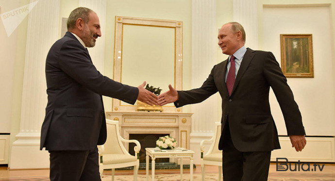  Putin Paşinyanı belə qarşıladı - Video  