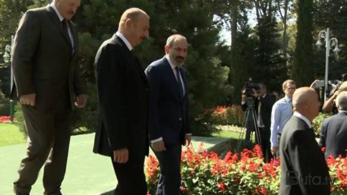  Peterburqda “lift diplomatiyası”: Nikol sadiq qalacaqsa…  