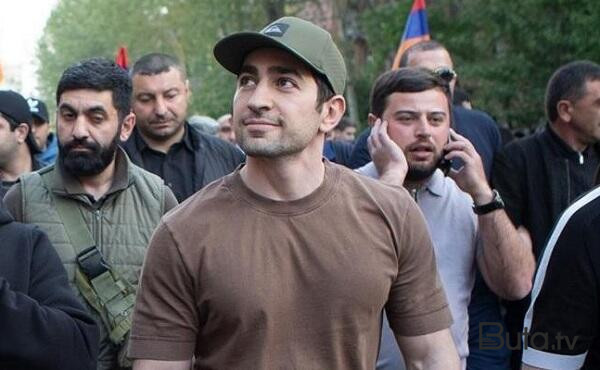  Köçəryanın oğlu sərhədimizə gəldi, döyüş mövqelərinə qalxdı  