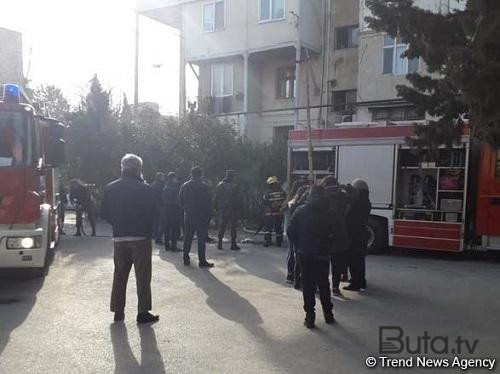  Sumqayıtda binada yanğın: iki nəfər tüstüdən zəhərləndi  