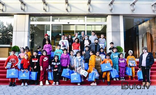  Avrora Yeni ildə kimsəsiz uşaqlarla birlikdədir  