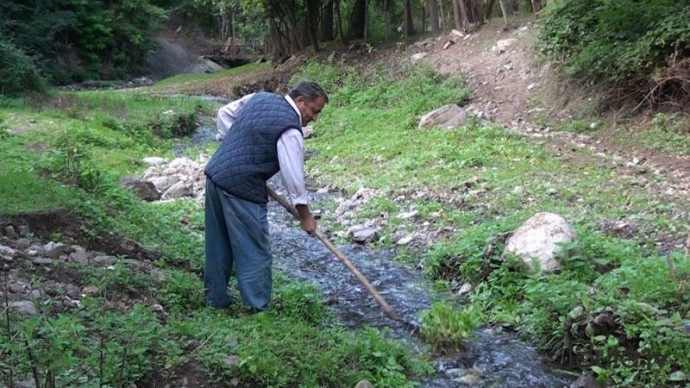  Azərbaycanda yol çökdü: çay evlərə yaxınlaşır - Video  