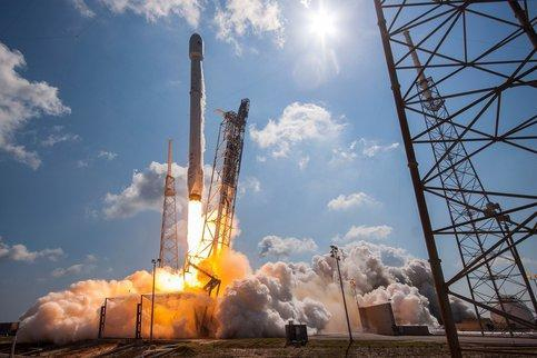  “SpaceX” Marsa uçacaq raketini sınaqdan keçirdi  