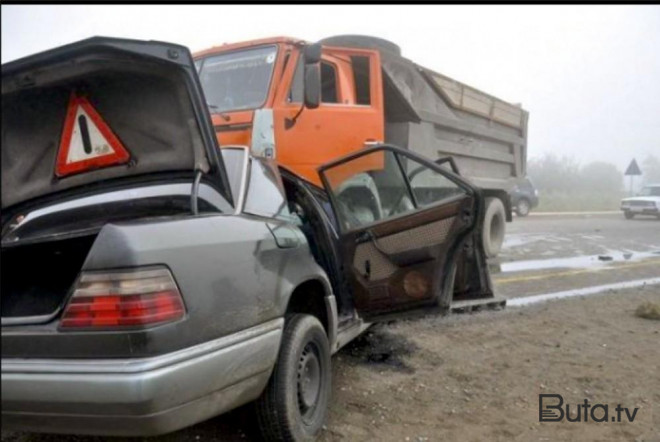  Salyanda “Toyota” “Kamaz”a çırpıldı: ölən var  