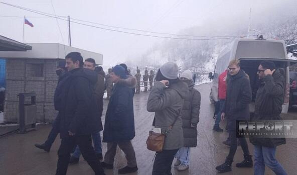  Xarici jurnalistlər aksiyanı işıqlandırır - Foto  