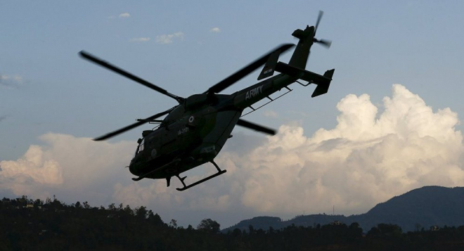  Putinin köməkçisinin helikopteri stadiona endi - Video  