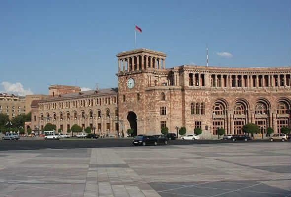  Ermənistanın ombudsmanı istefa verdi  