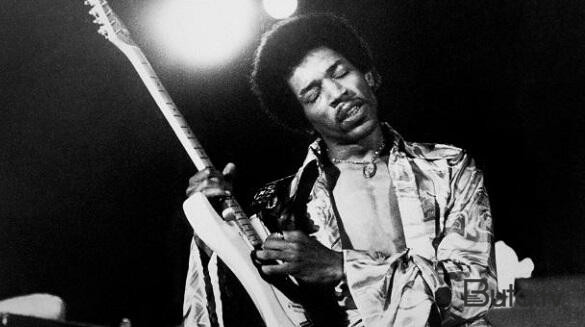  Məşhur musiqiçinin gitarası 1,25 milyona satışa çıxarıldı  