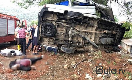  Meksikada avtobus dərəyə yuvarlandı, 27 nəfər öldü  