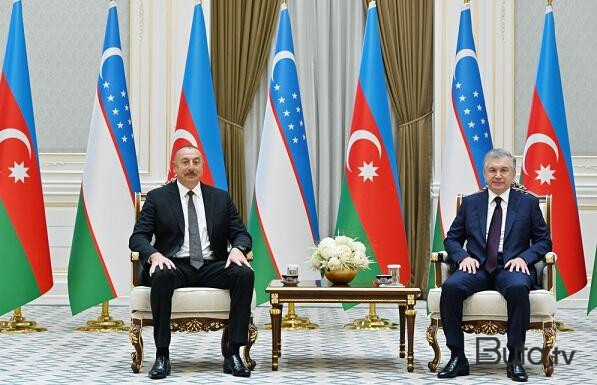  İlham Əliyev Mirziyayevi təbrik etdi  