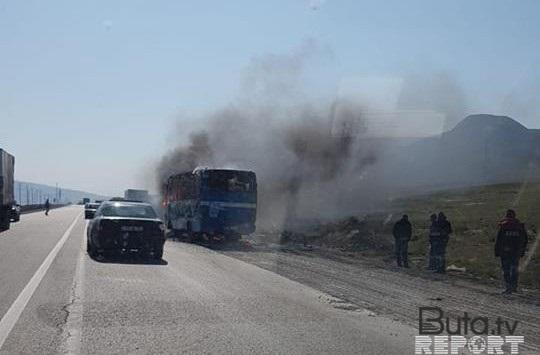  Bakıda sərnişin avtobusu yanır - Video  