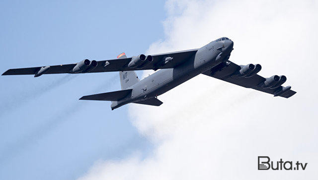  ABŞ bombardmançıları Estoniya üzərində  